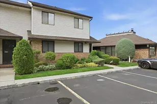 127 Laurel Ln, Wantagh, NY 11793 - Photo 2