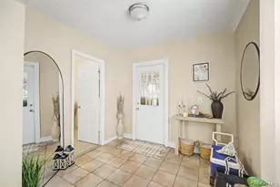 89-26 210th St, Queens Village, NY 11427 - Photo 10