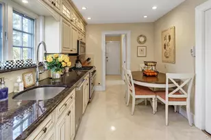 21 Bayview Ave, Great Neck, NY 11021 - Photo 12