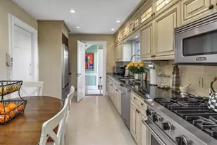 21 Bayview Ave, Great Neck, NY 11021 - Photo 6