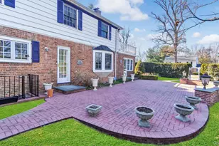 21 Bayview Ave, Great Neck, NY 11021 - Photo 30