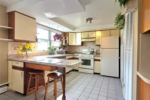 667 Plaza Ave, Mamaroneck, NY 10543 - Photo 6