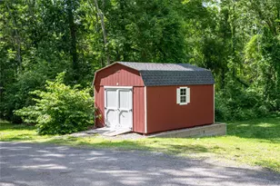 46 Rogers Rd, Hyde Park, NY 12538 - Photo 4