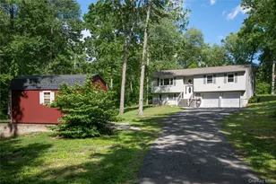 46 Rogers Rd, Hyde Park, NY 12538 - Photo 2