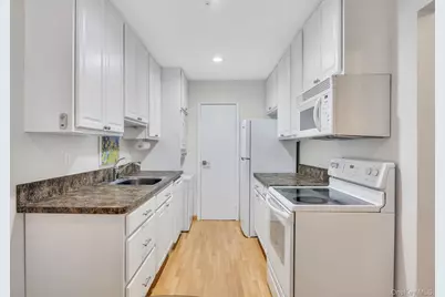 703 Drew Drive #D7, Saint James, NY 11780 - Photo 2