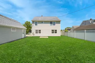 130 Coach Ln, Levittown, NY 11756 - Photo 34