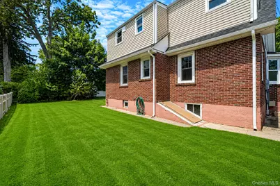 44 Elizabeth Avenue, Smithtown, NY 11787 - Photo 4