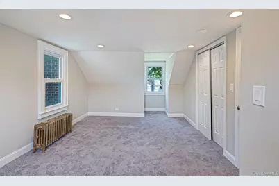 44 Elizabeth Avenue, Smithtown, NY 11787 - Photo 18