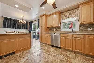 1022 White Birch Lane, Wantagh, NY 11793 - Photo 10