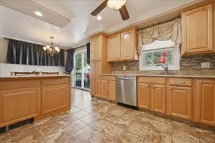 1022 White Birch Ln, Wantagh, NY 11793 - Photo 10