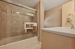 1022 White Birch Ln, Wantagh, NY 11793 - Photo 22