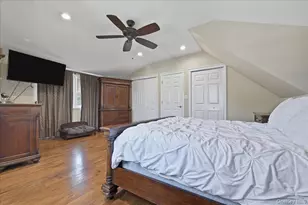 1022 White Birch Ln, Wantagh, NY 11793 - Photo 18