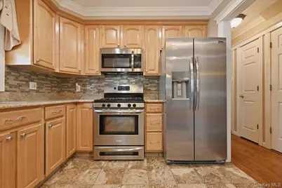 1022 White Birch Lane, Wantagh, NY 11793 - Photo 12