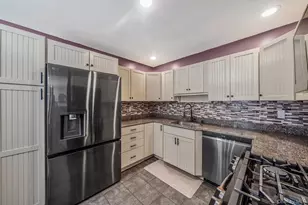 515 Picasso Way, Middle Island, NY 11953 - Photo 8