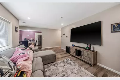 515 Picasso Way #515, Middle Island, NY 11953 - Photo 6