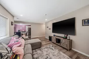 515 Picasso Way, Middle Island, NY 11953 - Photo 6