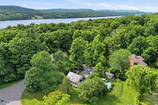 2 Maple Ln, Hyde Park, NY 12538 - Photo 2