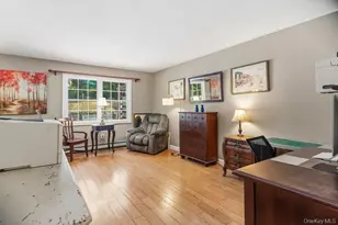9 Dillmont Dr, Smithtown, NY 11787 - Photo 4