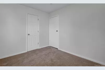 863 Prospect Avenue, Westbury, NY 11590 - Photo 14