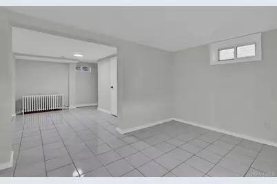 863 Prospect Avenue, Westbury, NY 11590 - Photo 22