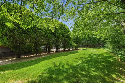 2367 Aron Drive E, Seaford, NY 11783 - Photo 30