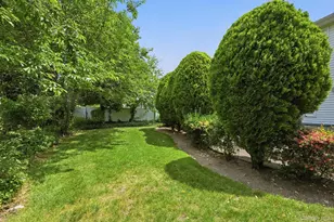 2367 Aron Dr E, Seaford, NY 11783 - Photo 28