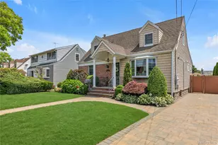 2163 Spruce St, Wantagh, NY 11793 - Photo 2