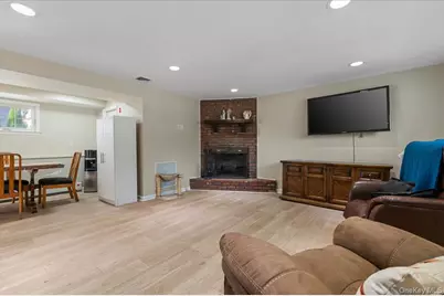 16 Taft Avenue, Bethpage, NY 11714 - Photo 22