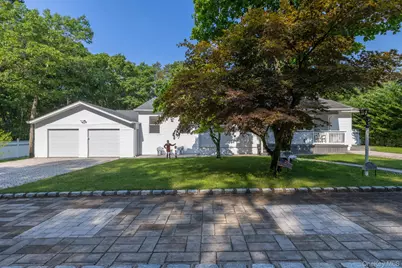 276 Parkway Drive, Calverton, NY 11933 - Photo 4