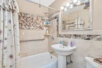 276 Parkway Drive, Calverton, NY 11933 - Photo 18