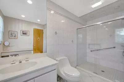 100 Neptune Avenue, New Rochelle, NY 10805 - Photo 12