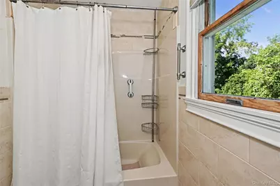 114 Fairfax Avenue, Hawthorne, NY 10532 - Photo 20