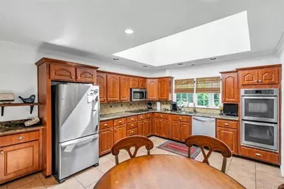 34 Aberdeen Road, Smithtown, NY 11787 - Photo 6