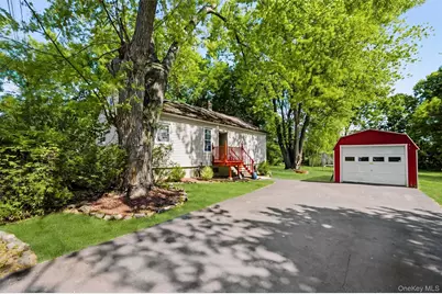 19 Hulse Avenue, Middletown, NY 10940 - Photo 2