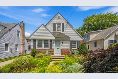 65 Stewart Avenue, Garden City, NY 11530 - Photo 4
