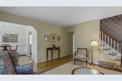 65 Stewart Avenue, Garden City, NY 11530 - Photo 6