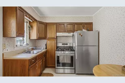 65 Stewart Avenue, Garden City, NY 11530 - Photo 12