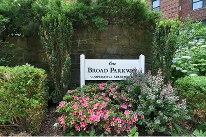 1 Broad Parkway #5R, White Plains, NY 10601 - Photo 30