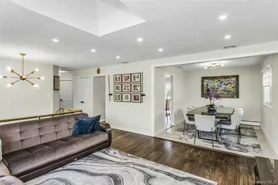 15 Lois Lane, Plainview, NY 11804 - Photo 6
