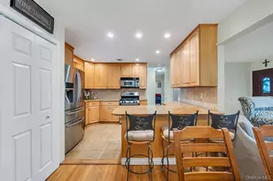 1 Pioneer Blvd, Huntington Station, NY 11746 - Photo 18