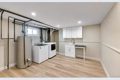 1 Pioneer Boulevard, Huntington Station, NY 11746 - Photo 34