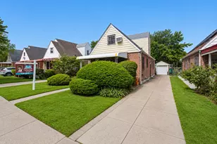 76-18 172nd St, Fresh Meadows, NY 11366 - Photo 26