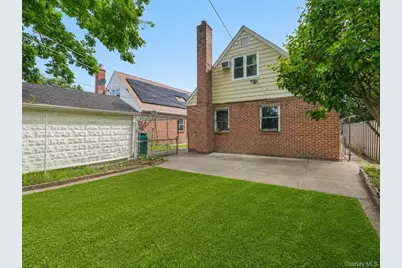 7618 172nd Street, Fresh Meadows, NY 11366 - Photo 28