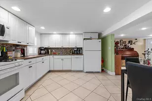323 E Walnut St, Long Beach, NY 11561 - Photo 28
