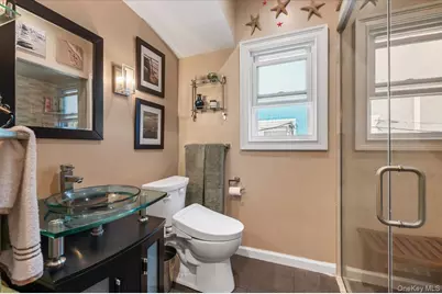 323 E Walnut Street, Long Beach, NY 11561 - Photo 14