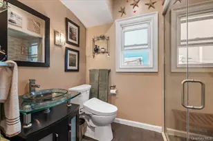 323 E Walnut St, Long Beach, NY 11561 - Photo 14
