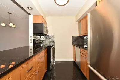 725 Miller Avenue #218, Freeport, NY 11520 - Photo 10