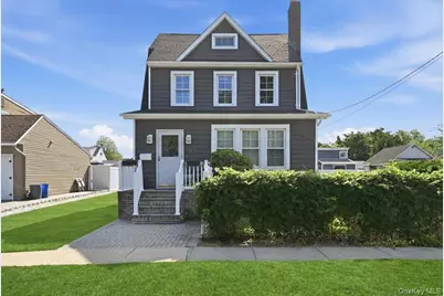 11 Moeller Street, Hicksville, NY 11801 - Photo 2