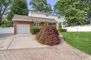 45 Mildred Ct, Plainview, NY 11803 - Photo 2