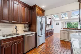 45 Mildred Ct, Plainview, NY 11803 - Photo 16